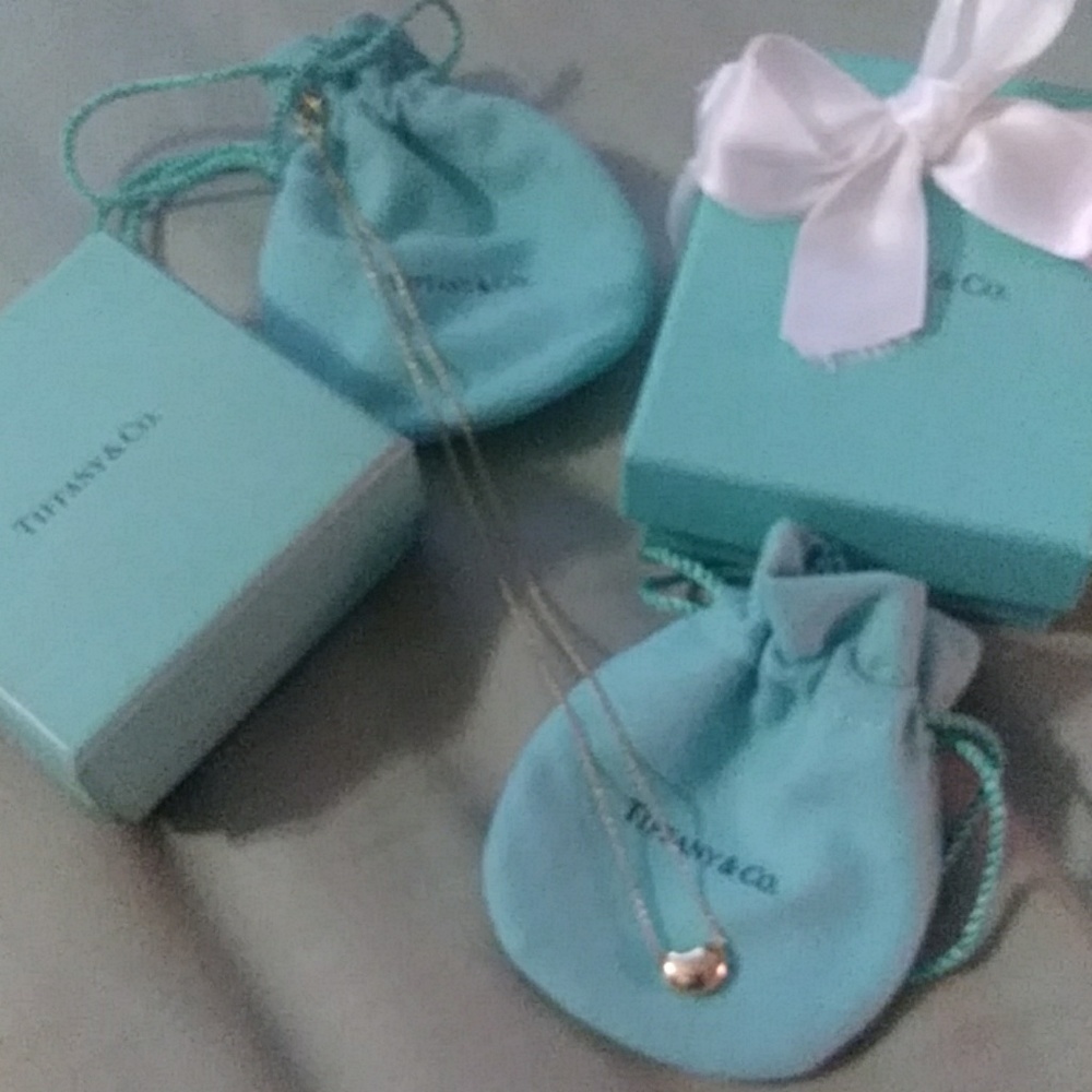 Tiffany & co. Authentic 18k gold bean with chain